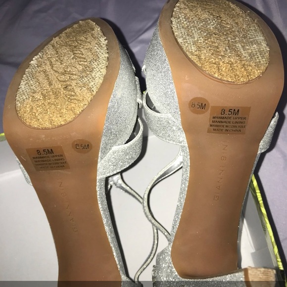 Heels - Picture 3 of 3